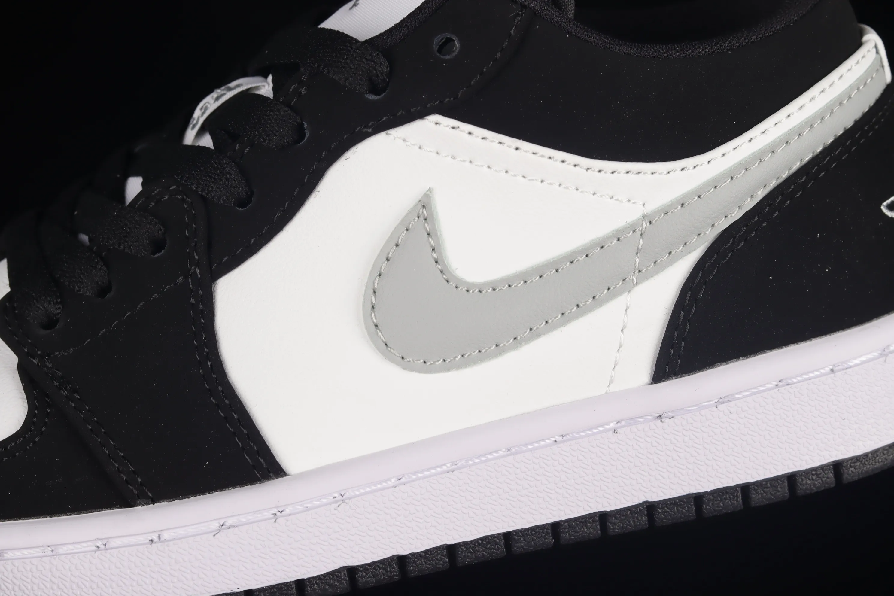 All categories Air Jordan Jordan series basketball shoes Air Jordan 1 Low Z version Air Jordan 1 Low "New Emerald" AJ1 Joe 1 black and white gray 552780-018